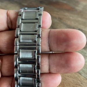 Men’s Bulova Diamonds stainless steel watch.